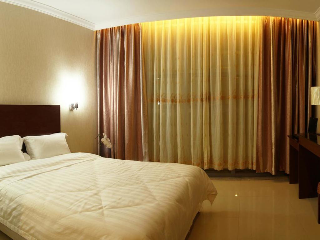 Baguio Crown Legacy Hotel Baguio City Quarto foto